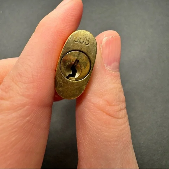 Louis Vuitton Brass 305 Padlock  No Key - Picture 3 of 3